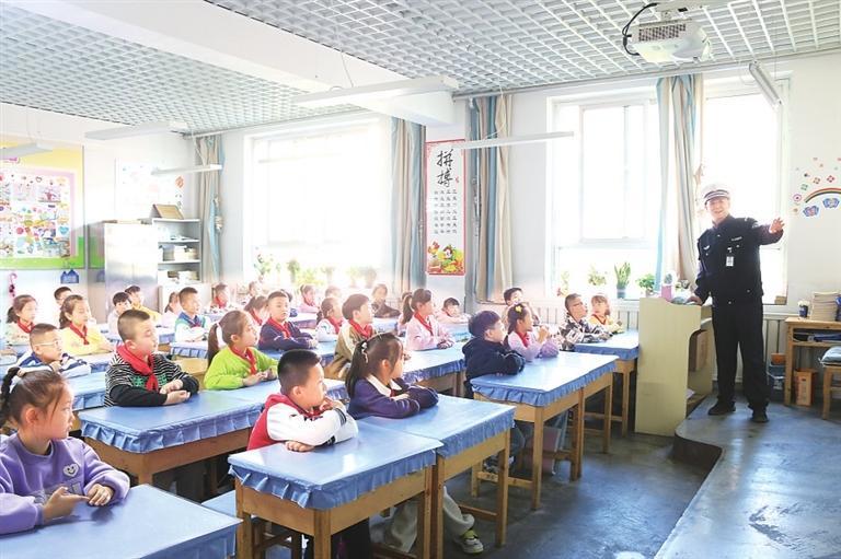 兰州七里河区：一堂交通安全宣传课