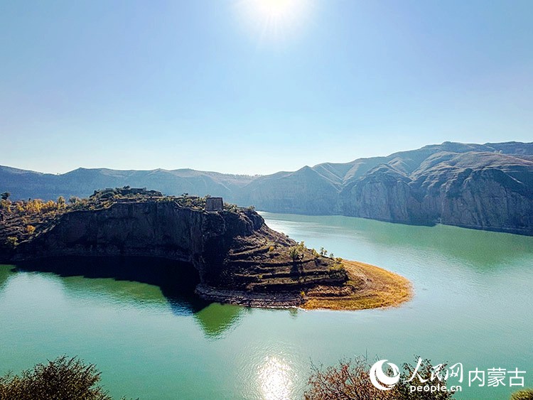 老牛湾风景秀丽。人民网记者 张聿修摄