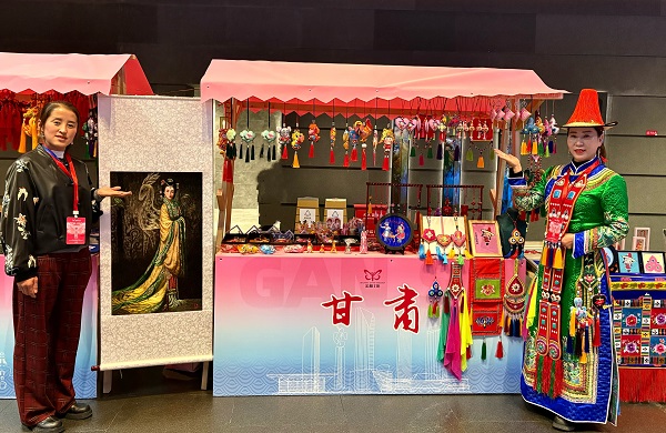 我省“美丽工坊”机构参加全国项目推进会暨残疾女性文创作品展活动 我省“美丽工坊”机构参加全国项目推进会暨残疾女性文创作品展活动