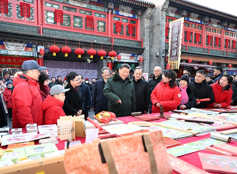 2024年2月1日,习近平总书记在天津古文化街考察。
