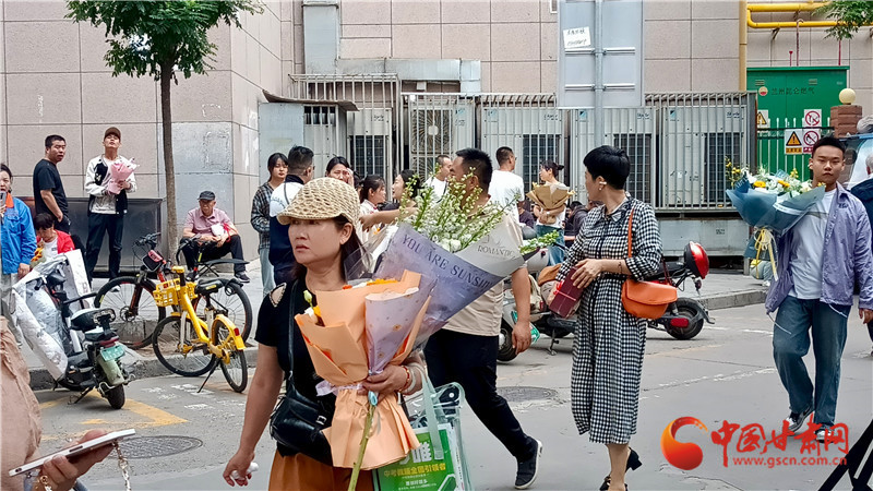 2025年甘肃省本专科生资助政策发布获得国家奖学金每人每年奖励1万元