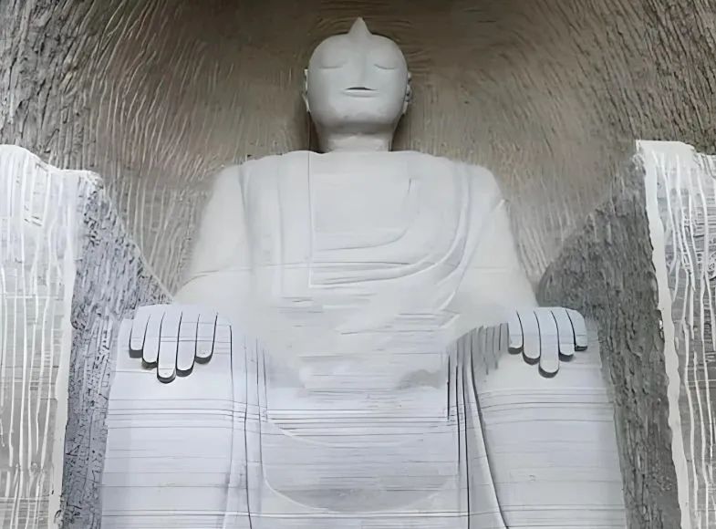 自制“奥特曼石窟”风波