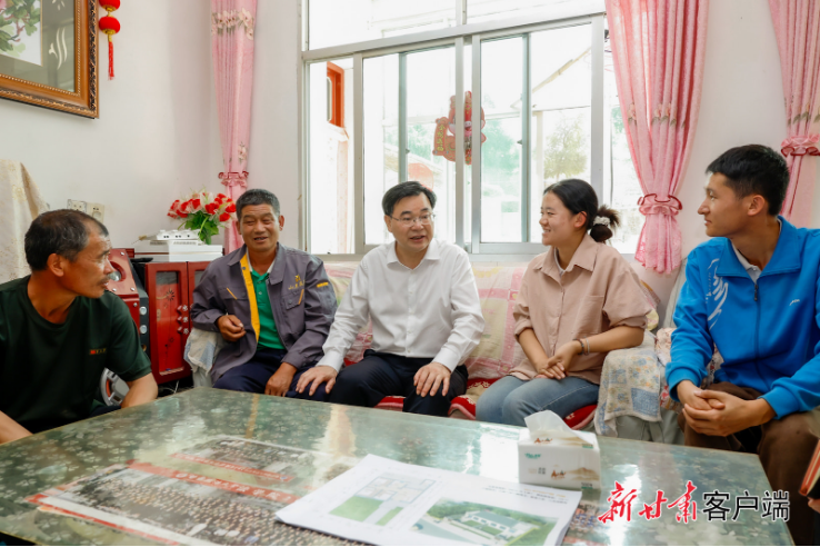 胡昌升在榆中县调研指导灾后恢复重建工作