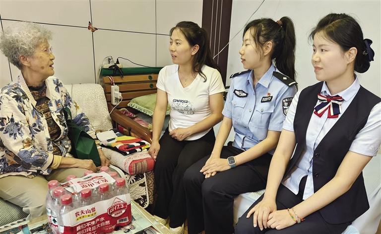 幸福社区党委书记瞿瑛：用真心织密社区幸福网