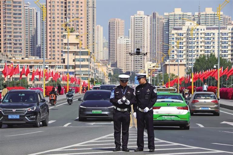 “空中交警”上岗执法
