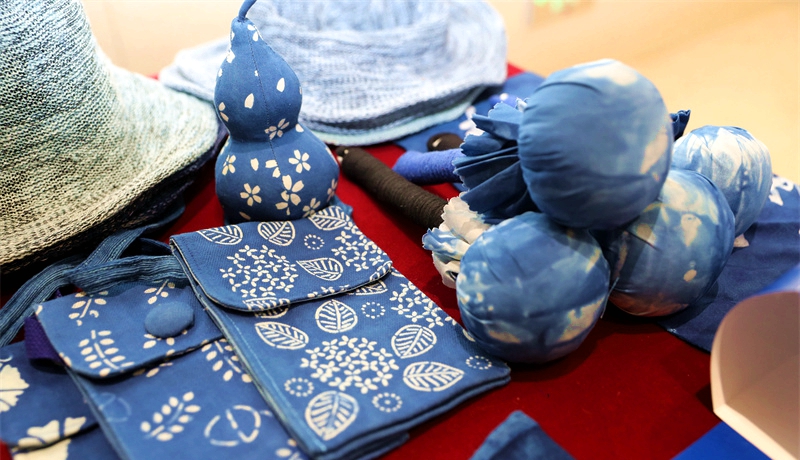 非遗文化看甘肃|平凉蓝染技艺:藏在板蓝根里的草本芬芳