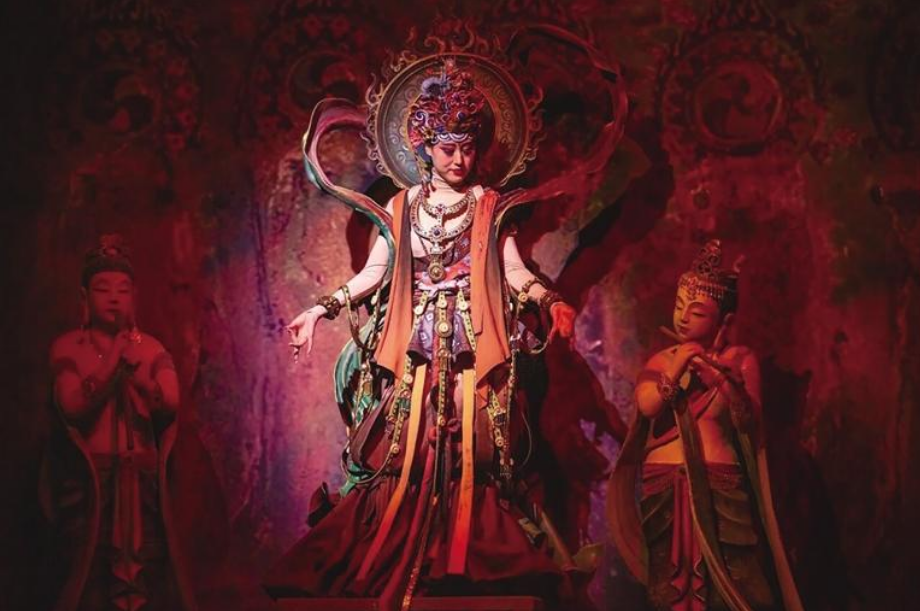 全球首部洞窟式沉浸体验剧《乐动敦煌》双喜临门