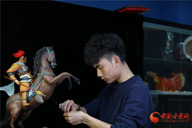 杨凯：将敦煌神韵“揉”入传统面塑的能工巧匠