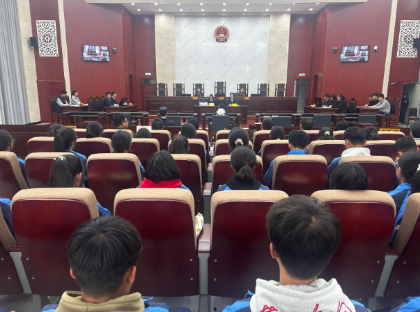 康乐县法院：模拟法庭“开庭” 护航青春助成长