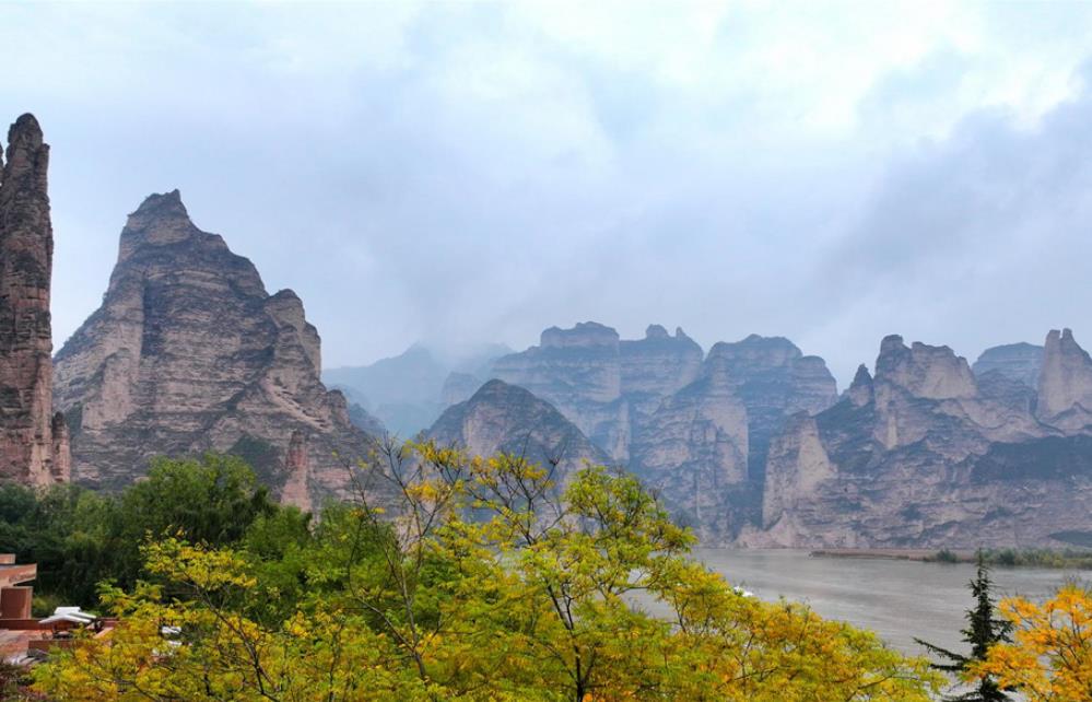 永靖县炳灵龙谷美不胜收