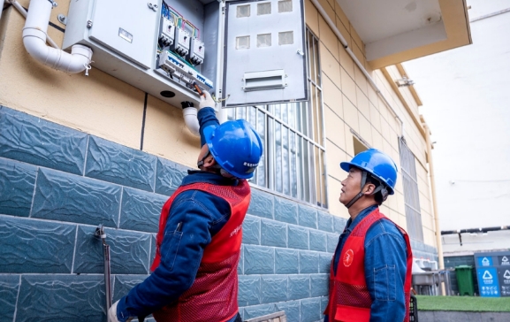 国网西和县供电公司：暖心服务进校园 温暖度冬有保障