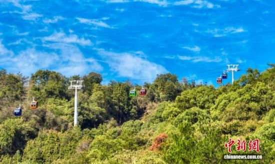 图为江西南昌梅岭云端索道。南昌市委宣传部供图 图为江西南昌梅岭云端索道。南昌市委宣传部供图