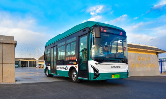 嘉峪关：19辆迷你公交上岗 绿色出行再升级