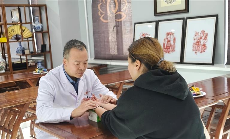 兰州市中医医院开展校园健康服务活动