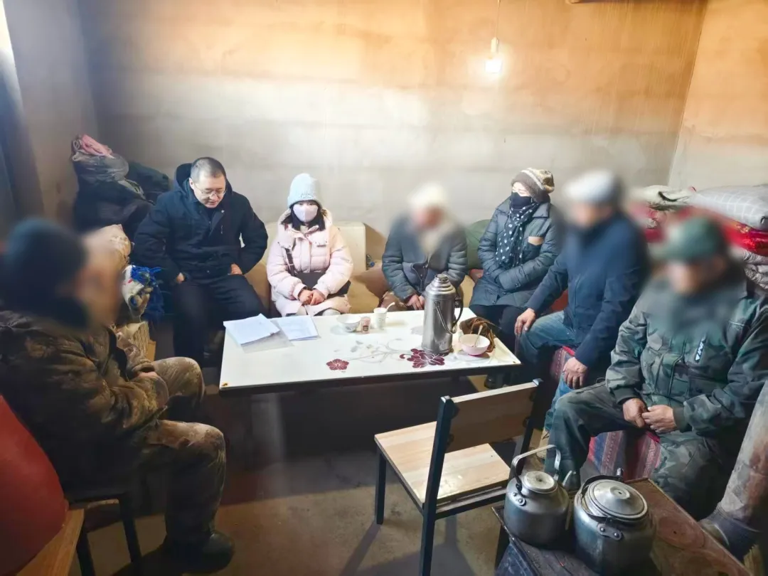 阿克塞县法院：晨霜中的羊圈调解 法官用温情化解牧区“羊账”纠纷