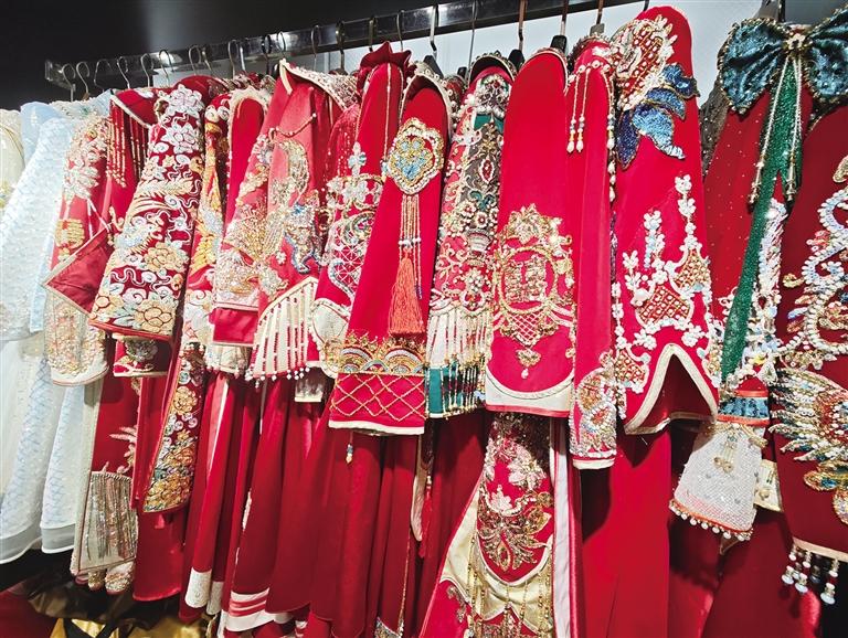 节庆旺季带热婚庆用品市场 为何只有婚纱摄影遇冷