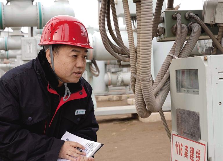 听了一辈子电流声的郭锐 三十一年“零差错”一生守护不放松