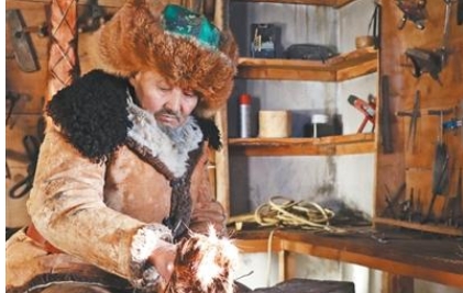 从交通工具到文旅产品——毛皮滑雪板上的时光印记（镜头里的体育故事）