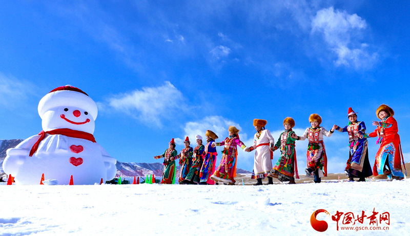 肃南：祁连山下冰雪盛宴引游客