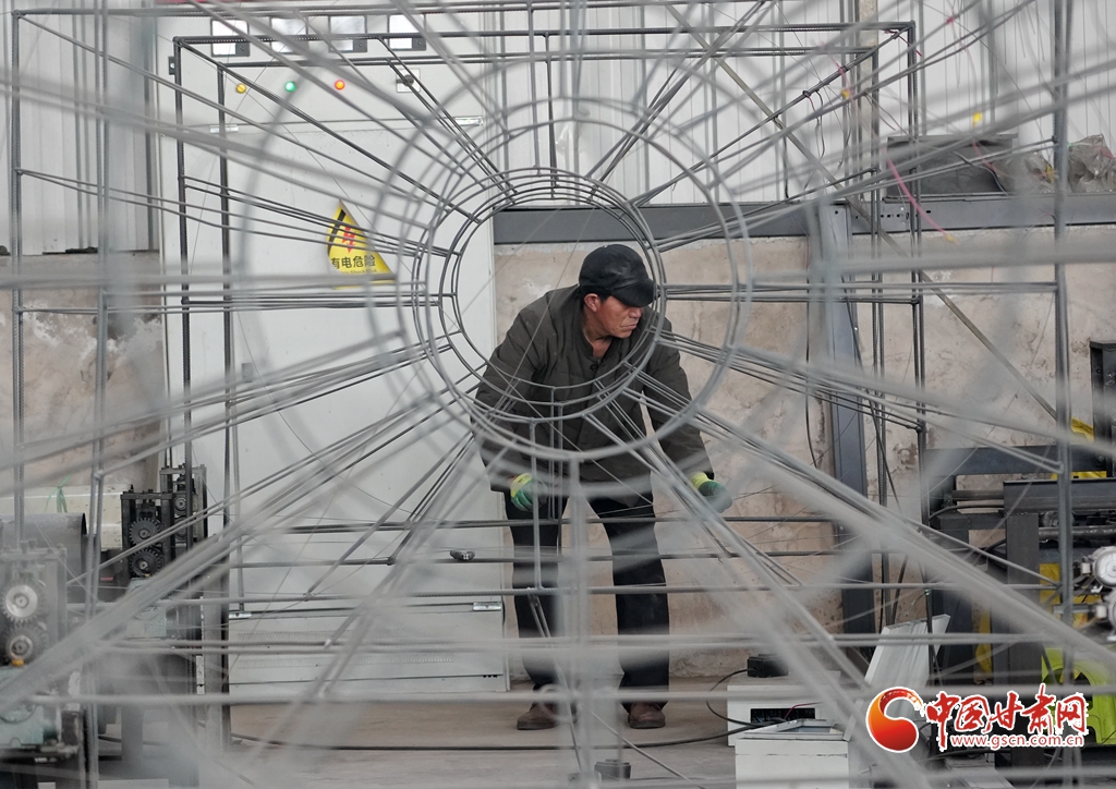 【新春走基层】陇拍客丨庄浪：赶制灯笼迎新春