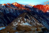 肃南临松雪山：千峰披曙色 万壑沐玉辉