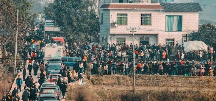 重庆“按猪宴”走红后如何继续突围｜警惕流量泡沫，构建文旅长效机制