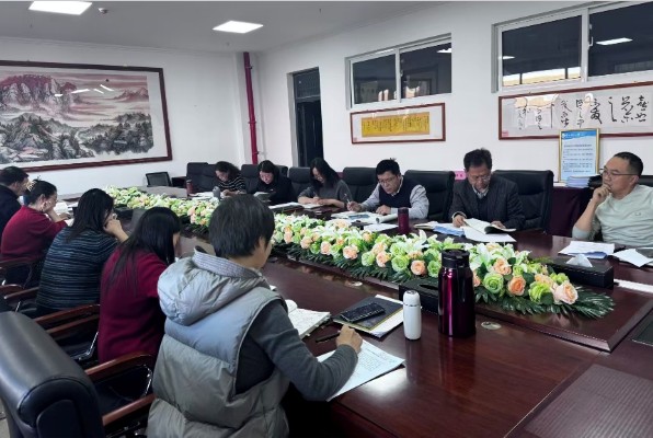 文学院召开《大学语文》课程研讨会