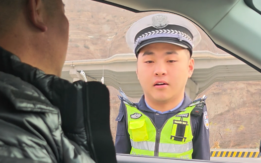 陇南交警：安全带就是生命带