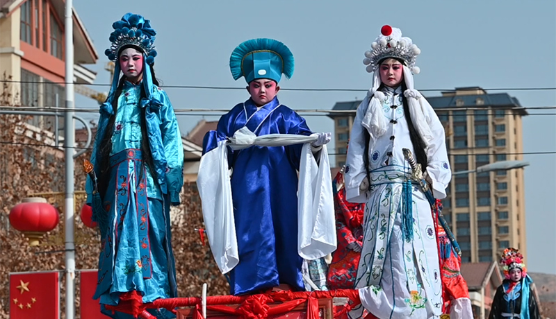 漳县：锣鼓喧天迎新春