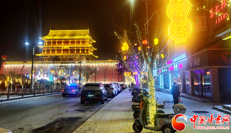 【新春走基层】飞雪似玉！初春的武威雪夜美轮美奂 