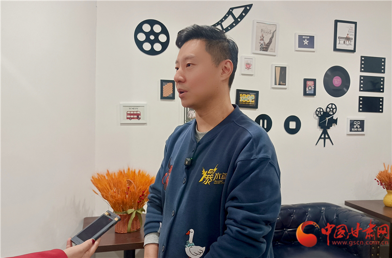 周涤啡回乡路演：甘肃山河皆可入镜 故土最是心头牵挂