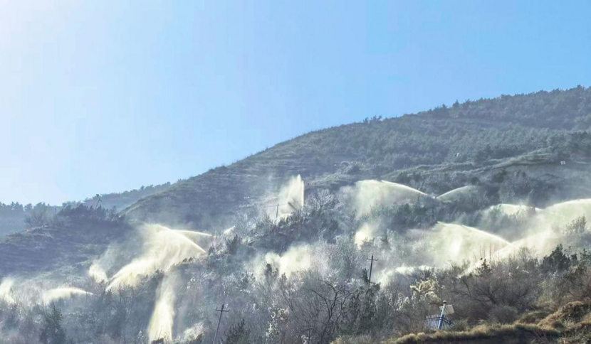城关区抢抓“春灌”先机 护绿增湿筑牢生态防火双防线