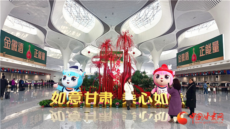 兰州中川国际机场三期即将投运一周年 丝路空港赋能甘肃高质量发展