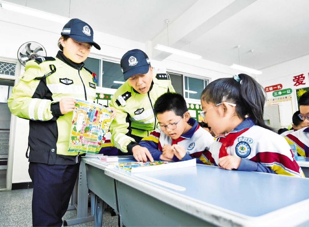 临泽交警普及交通安全知识