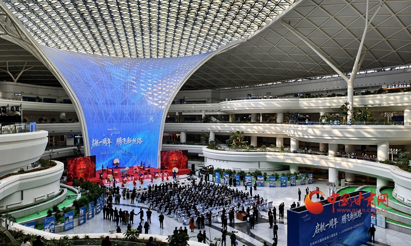 兰州中川国际机场三期投运一周年:旅客吞吐量1769万人次