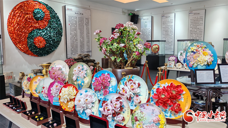 千年窑火映牡丹 白瓷技艺焕新彩