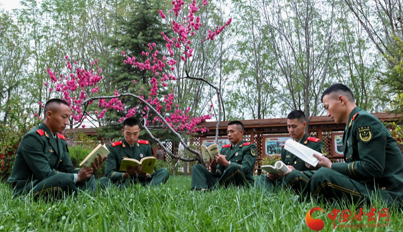 陇拍客丨武警临夏支队: 书香满军营 阅读砺担当