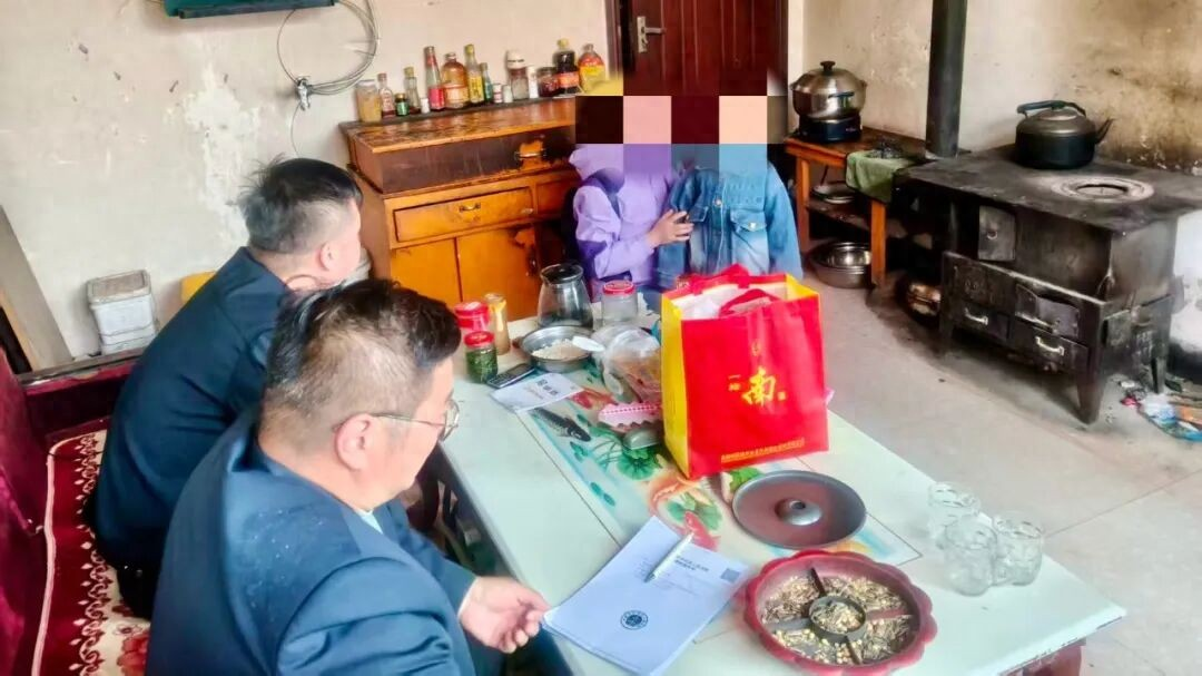一场跨越30公里的“探亲”路，法院用温情铺就