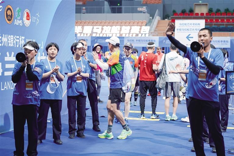 2026兰马参赛物资21日起发放