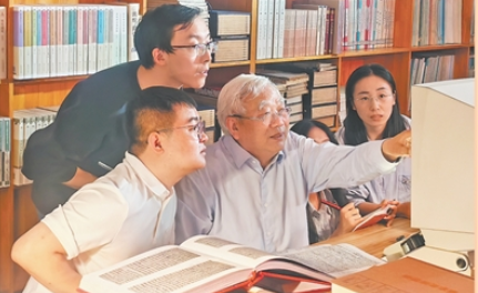 编撰通史 展现敦煌两千年风华