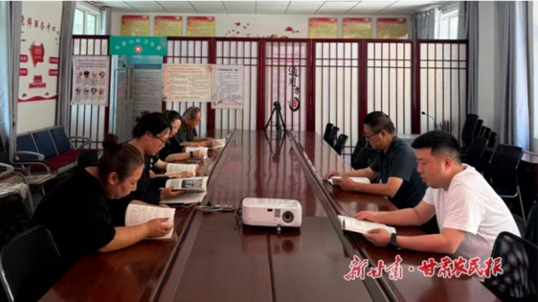 兰州市城关区：走进农家书屋 丰富精神世界