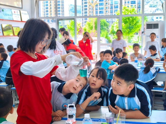 青春力量照亮临夏孩子夏日时光