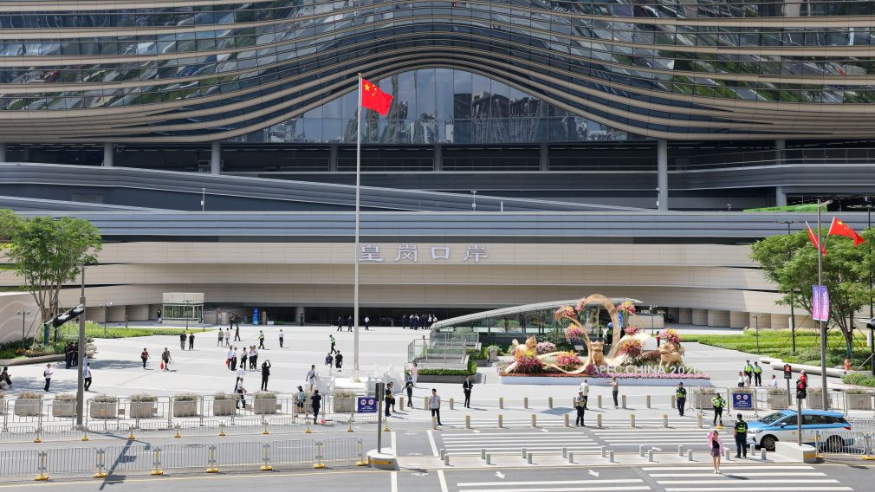 皇岗口岸全新开通综述