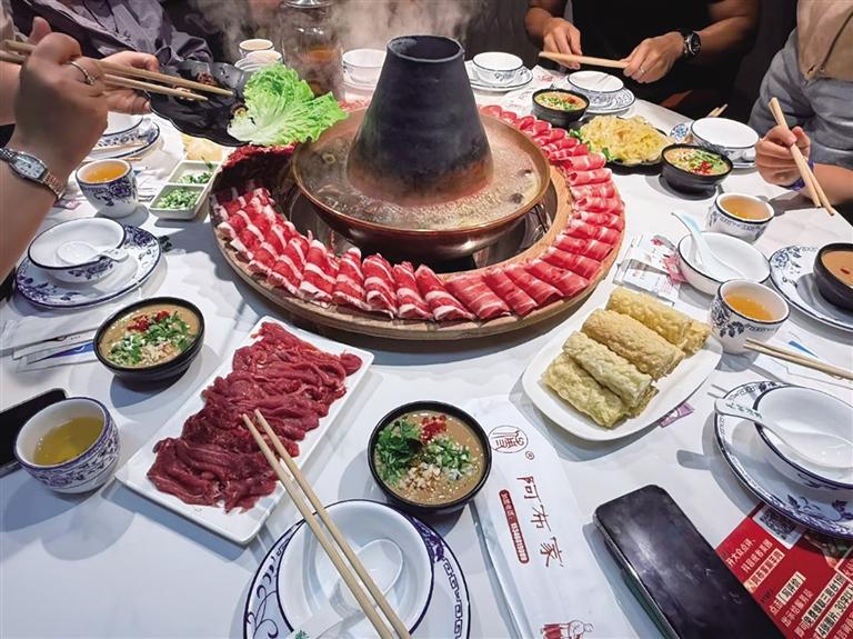 秋风起 寒意浓 金城“暖经济”热起来