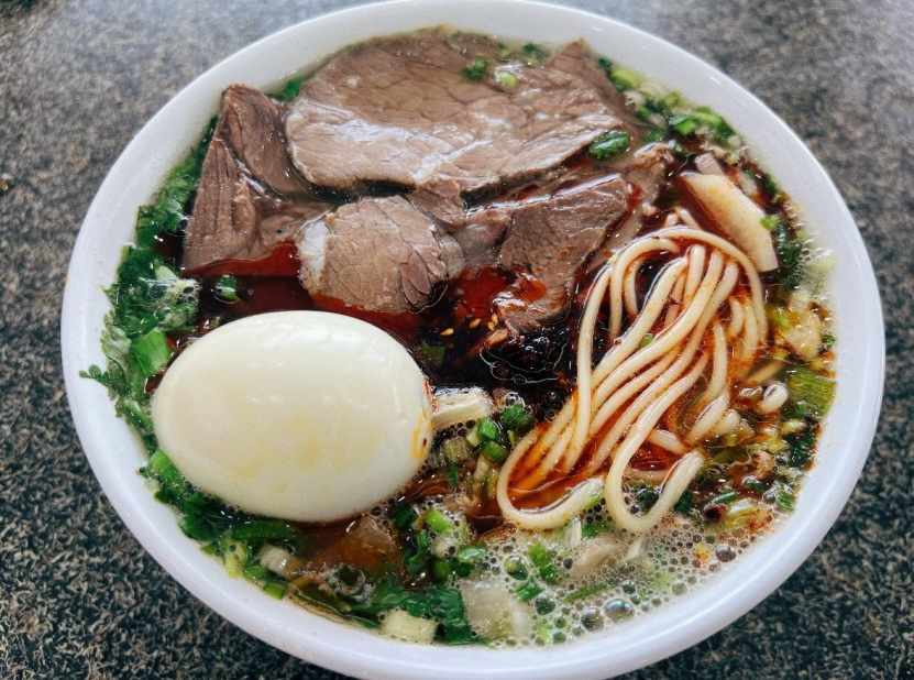 兰州牛肉面出海：从城关区街巷小馆到海外门店的品牌路