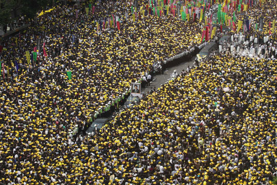 卢武铉路祭首尔广场举行 18万追悼者云集(组图)