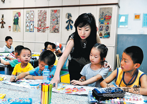 兰州:暑假到 少年宫兴趣培训班火爆(图)