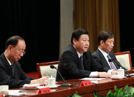 ϰ��ƽ��ϯ���뵳У2010�＾��ѧ���񲢽���