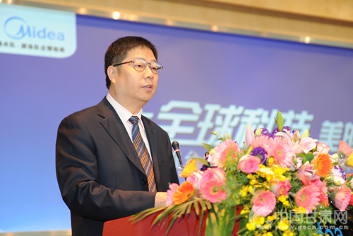 全球首台q-hap太阳能空调花开美的 技术创新驱