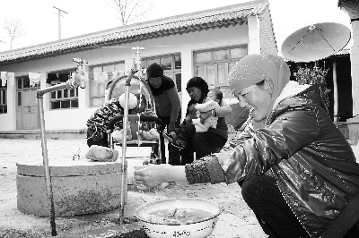 临夏:积石山乡村民吃上自来水